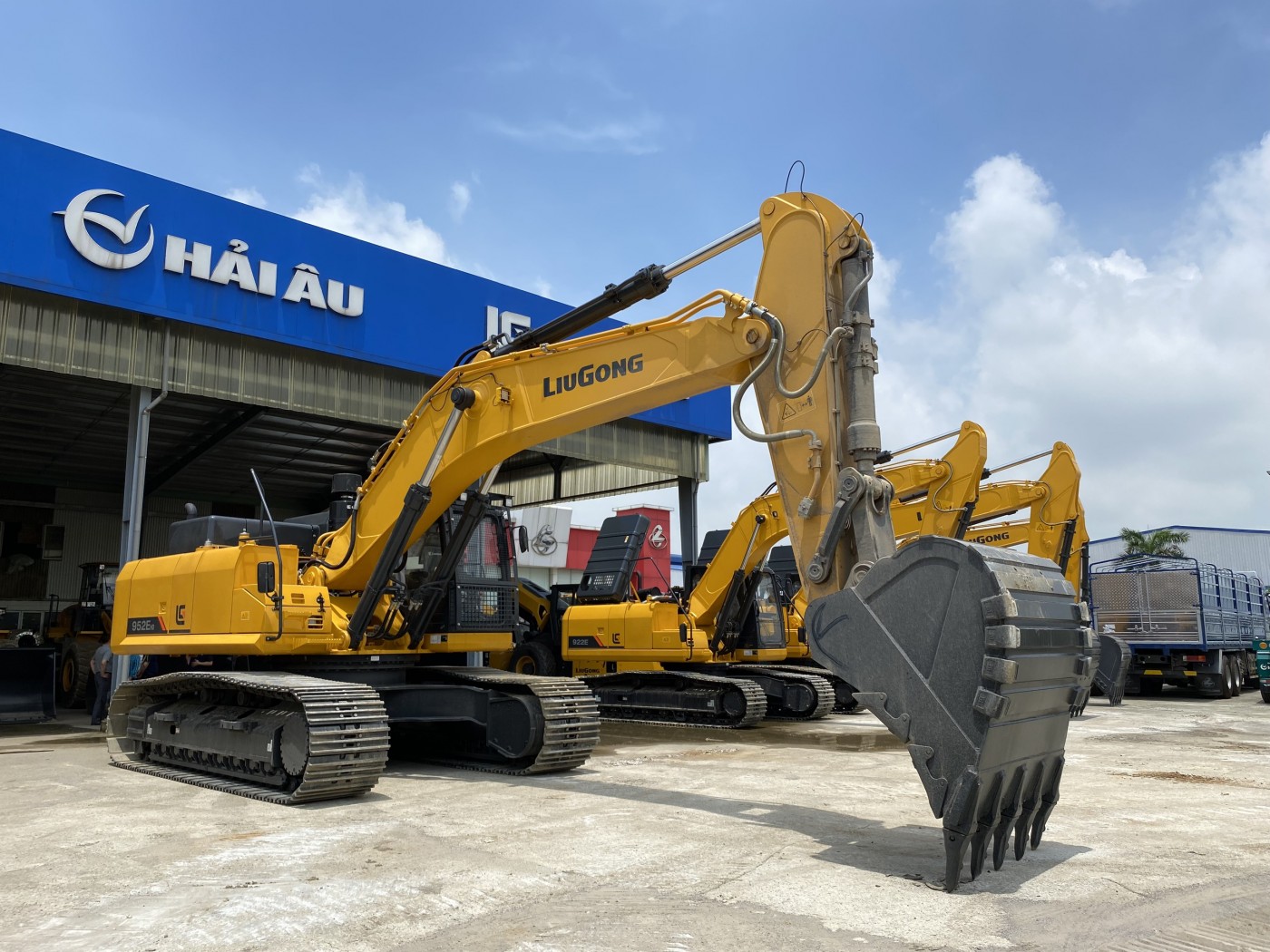 Máy Xúc Đào Bánh Xích LiuGong CLG952EHD - Giải Pháp Tối Ưu Cho Công Trình Nặng